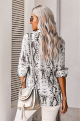 Oberteil mit Knopfleiste und Taschen im Animalprint