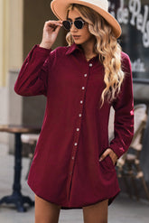 Robe chemise boutonnée sur le devant, ourlet incurvé, manches raglan