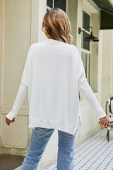 Pullover mit Rundhalsausschnitt und seitlichem Schlitz in Farbblock-Optik