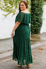 Robe à volants et épaules dénudées à pois grande taille