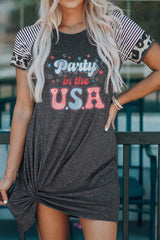 PARTY IN THE USA – Gedrehtes Kleid mit Grafik
