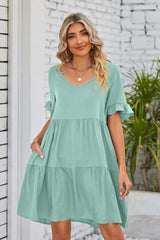 Robe à volants et col en V