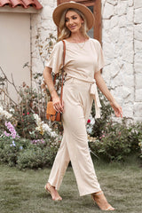 Jumpsuit mit geradem Bein und Bindegürtel in voller Größe