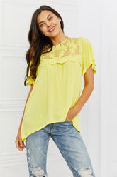 Haut brodé en dentelle grande taille Culture Code Ready To Go en mousse jaune