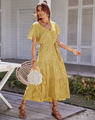 Robe midi fendue à manches courtes et à fleurs