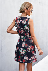 Robe sans manches à ceinture et détails zippés imprimés