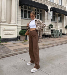 Pantalon en jean marron ample et droit taille haute, drapé, style baskets de rue chocolat