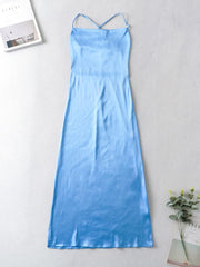 Robe longue à bretelles et lacets dans le dos