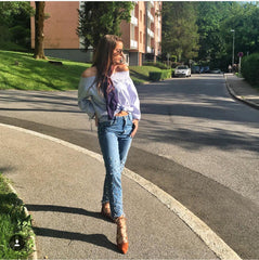 Hohe Taille, schmale, gerade, mit Perlen besetzte, unregelmäßige, asymmetrische, zerrissene Jeanshose mit Fußquaste