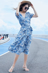 Maxikleid mit Gürtel und kurzen Ärmeln