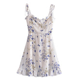 Little Fresh – Eng anliegendes Kleid mit Blumenmuster und Schnürung und Bindeband