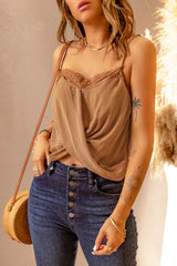 Kurzes Camisole mit verdrehter Vorderseite und Spitzenbesatz