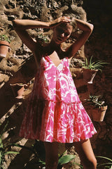 Robe plissée sans manches à volants