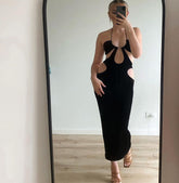 Neckholder-Strandkleid mit Aussparungen und rückenfreiem Schnitt