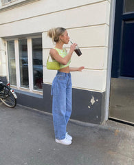Pantalon en jean amincissant taille haute, jambe large, dos droit, ample, troué