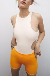 Stretch Slim-Fit seitlich ausgehöhlter verkürzter Rundhals-Bodysuit ärmellose Unterhemd