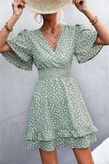 Robe à volants superposés à taille froncée et imprimée