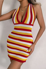 Gestreiftes Neckholder-Minikleid aus rückenfreiem Strick