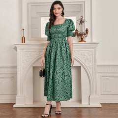 Robe élégante à col carré et manches bouffantes, taille haute