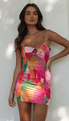 Robe fourreau moulante à bretelles imprimées et découpes ajourées