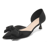 Klassische Damenschuhe mit spitzer Zehenpartie und hohlen, edlen Absätzen