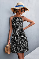 Robe asymétrique irrégulière à volants et col licou