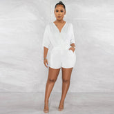 Combinaison short décontractée à taille ajustée et col en V de couleur unie