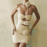 Rückenfreies, plissiertes Hüftkleid mit Blumenmuster