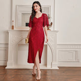 Elegantes Patchwork-Kleid mit V-Ausschnitt und Spitze