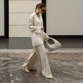 Ensemble deux pièces décontracté avec pantalon droit uni et chemise plissée style western
