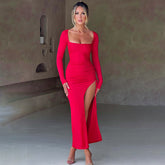 Robe longue fendue à col carré et manches longues avec cordon de serrage