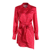 Robe chemise en satin à imprimé graphique rouge, robe courte cintrée
