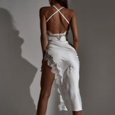 Robe moulante dos nu en dentelle