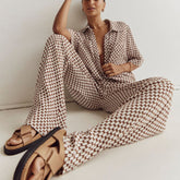 Ensemble deux pièces imprimé, chemise à manches courtes et pantalon à lacets