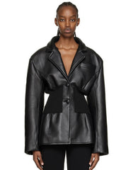 Nischenmodell Kunstlederjacke