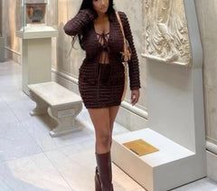 Ensemble deux pièces mini-jupe plissée à col en V et à lacets