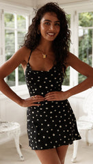 Robe courte à col évasé et à lacets dos nu