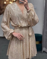 Robe d'anniversaire à paillettes et col en V