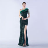 Straußenhaar-Handwerk, schräge Schulter, seitlicher Schlitz, High-End-Abendkleid