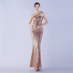 Robe de soirée haut de gamme en plumes d'autruche, épaule unique, col diagonal, paillettes haute densité