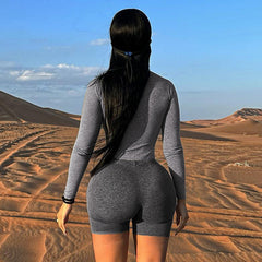 Ensemble haut moulant à manches longues et short court de couleur contrastée