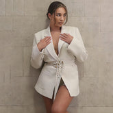 Petit blazer slim à manches longues et ceinture cousue