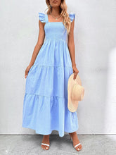 Kleid mit Rüschen und Trägern