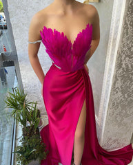 Feather Mopping Large Hem Slit Dress