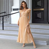 Robe à ourlet effiloché et à ourlet plissé fendu sur la cuisse