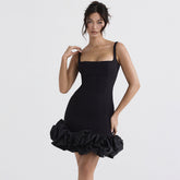 Robe nuisette noire à dos nu et col carré, tenue de soirée française