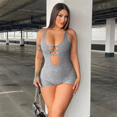 Ärmelloser, schmaler Sport-Jumpsuit mit Cut-out und hoher Taille