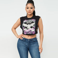 Oberteil mit ausgehöhlten Ausschnitten und freiliegenden Schultern