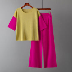 Anzug mit lockerem, farblich passendem Oberteil, lässiger, hoch taillierter, weit geschnittener Hose, zweiteiliger Anzug