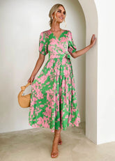 Robe fleurie à col en V et imprimé vintage
